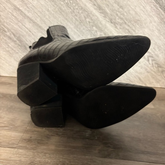 SOUL Naturalizer | Micah Black Croc-Embossed Ankle Boots Heeled Size 8.5 - Picture 7 of 9